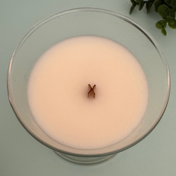 WoodWick White Teak Candle with Tan Lid - Picture 2 of 4